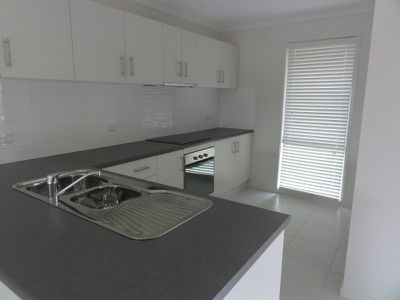 2 / 12 Gumtree Crescent, Upper Coomera