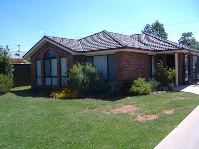 98 Twickenham Drive, Dubbo