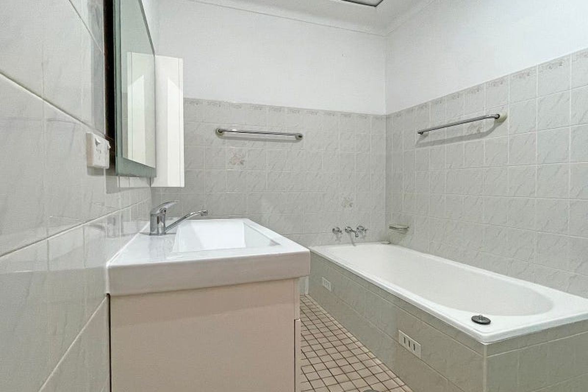 216 Nottinghill Road, Regents Park