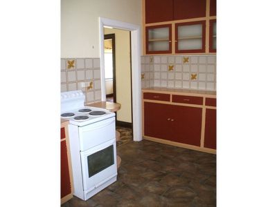 00 Smith Road, Yahl