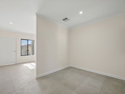 8B Stanmore Ct, Lynwood