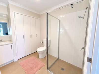 44A & 44B Madden Drive, Griffith