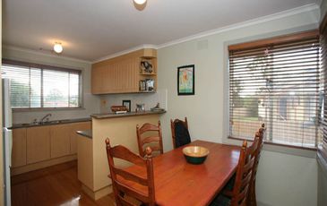 8 Slingsby Avenue, Beaconsfield
