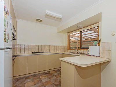 12 Hampton Court, Hoppers Crossing