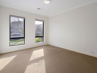 33 Higgins Street, Fraser Rise