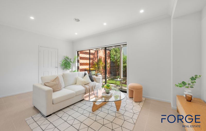 1 / 129 Windella Crescent, Glen Waverley, Glen Waverley - Thumbnail 2