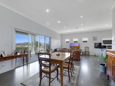 7 Sanctuary Place, Hillvue