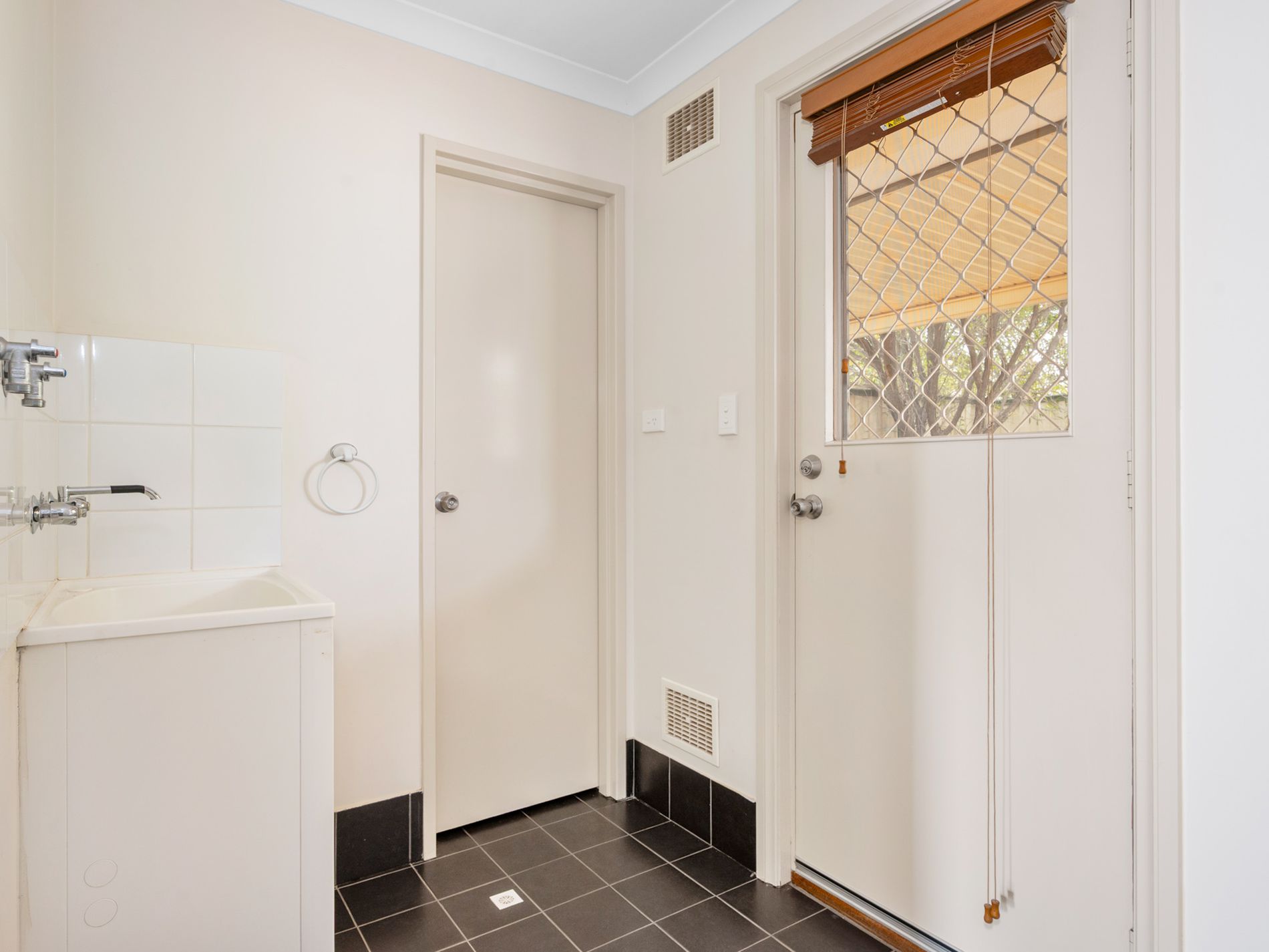 1 / 406 Hay Street, Somerville