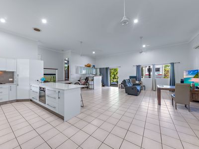 8 Stormvogel Drive, Mandalay