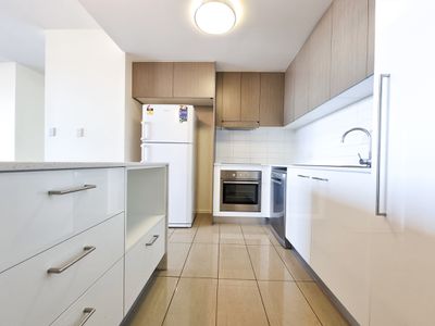 4 / 104 central lane, Gladstone Central
