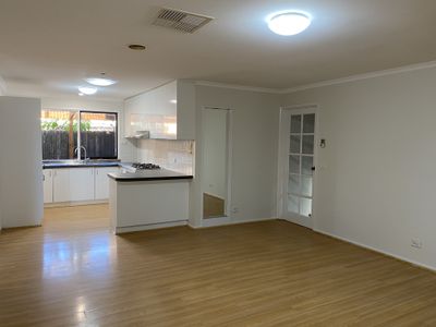 16 Silvereye Crescent, Werribee