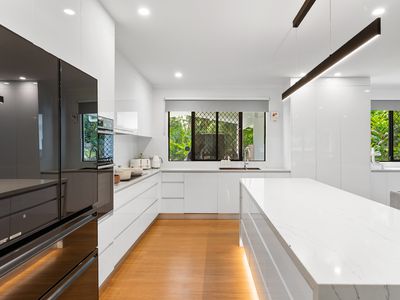 26-28 Evergreen Street, Clifton Beach