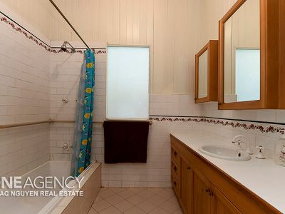 40-42 Owens St, Marburg
