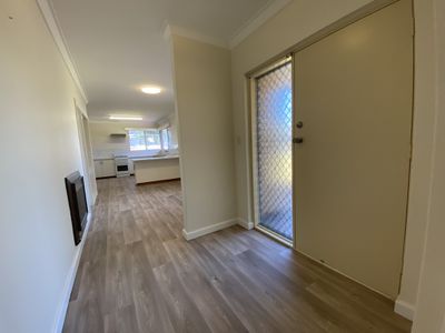 8 Barber Place, Riverton