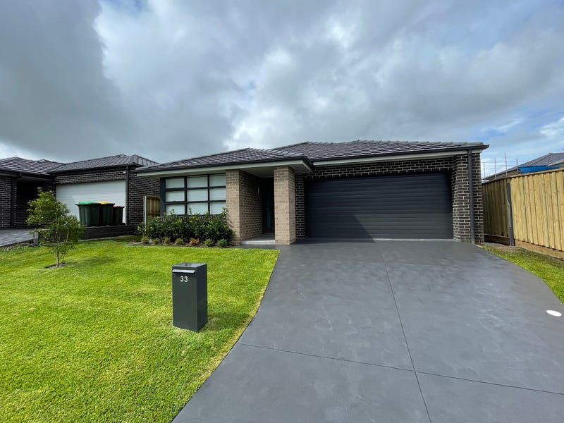 33 Crest Road, Gledswood Hills