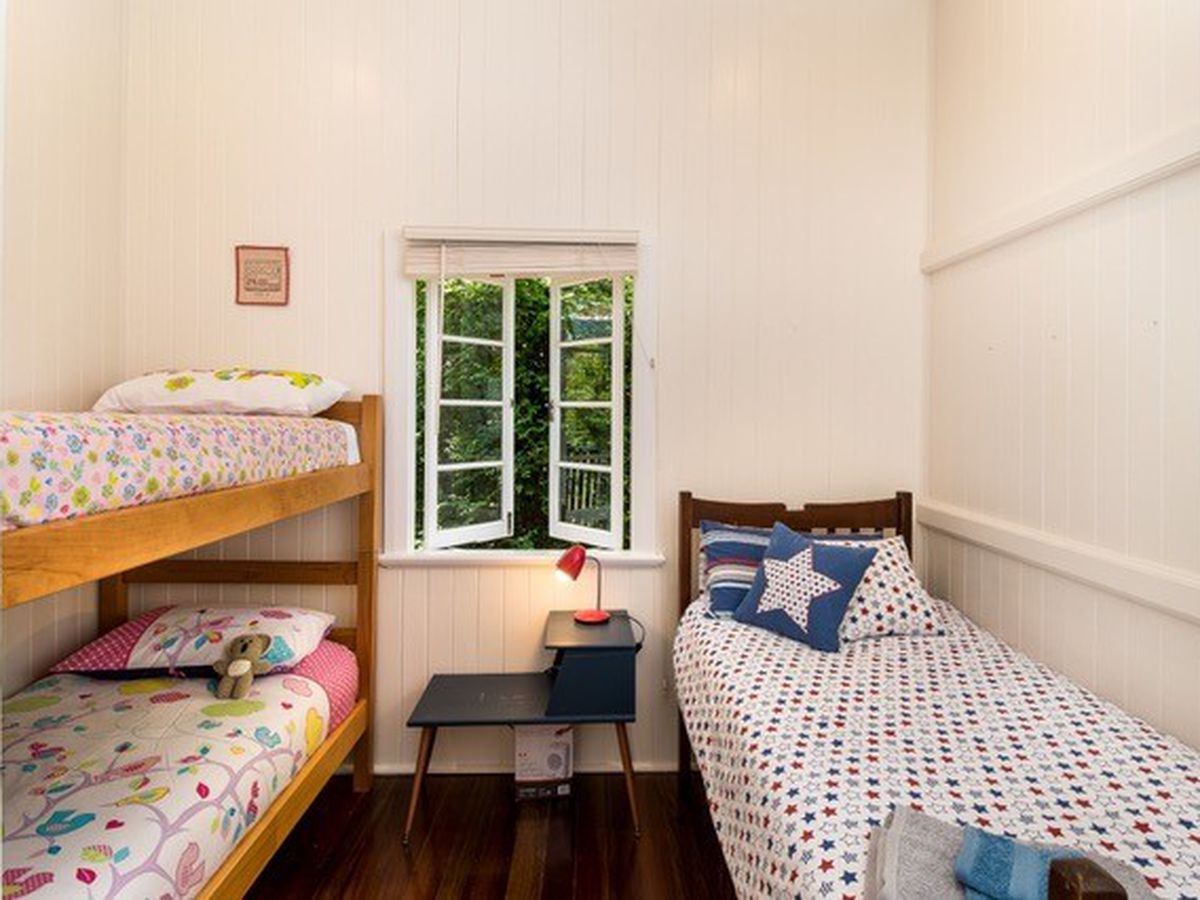 34 HERBERTON ROAD, Atherton