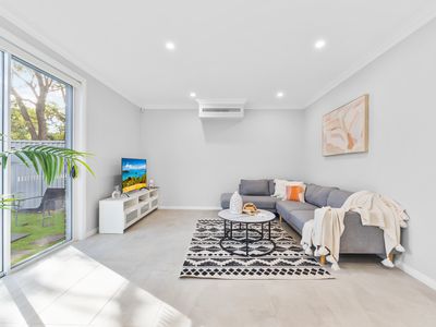 4 / 11 Junction Rd, Moorebank