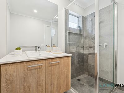 4 Topsails Close, Werribee South