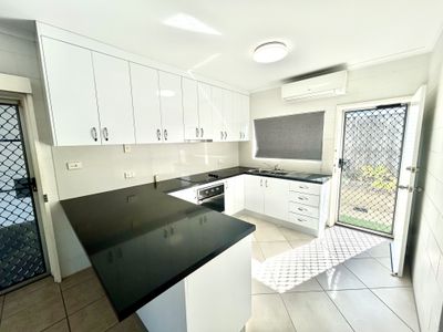 2 / 52 Alberta Drive, Woree