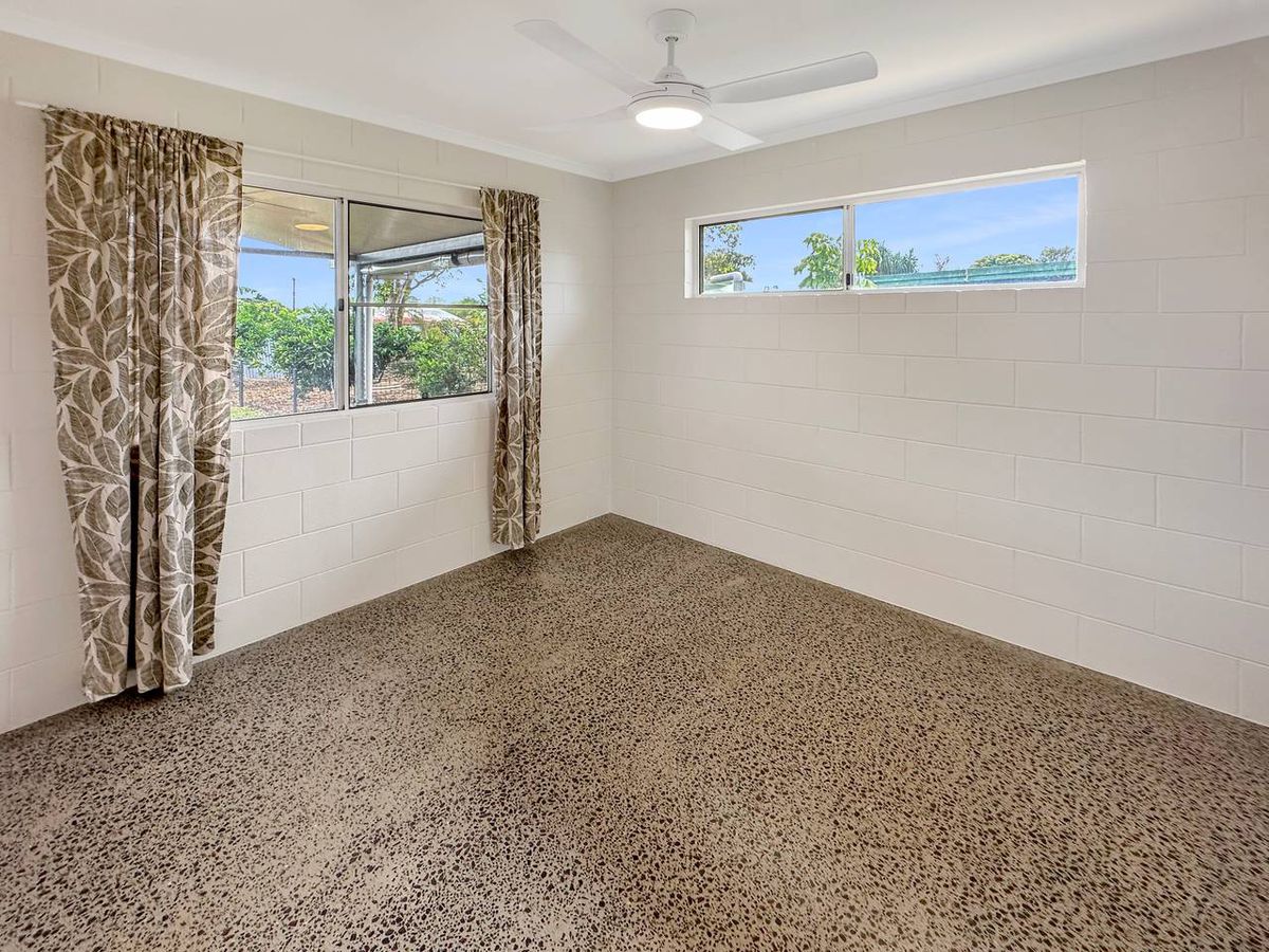 38 Grau Street, Atherton
