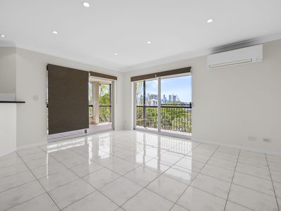 4 / 18 Augustus Street, Toowong