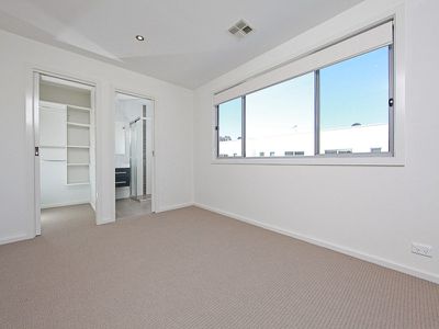 3 / 9 Bisdee Street, Hughes