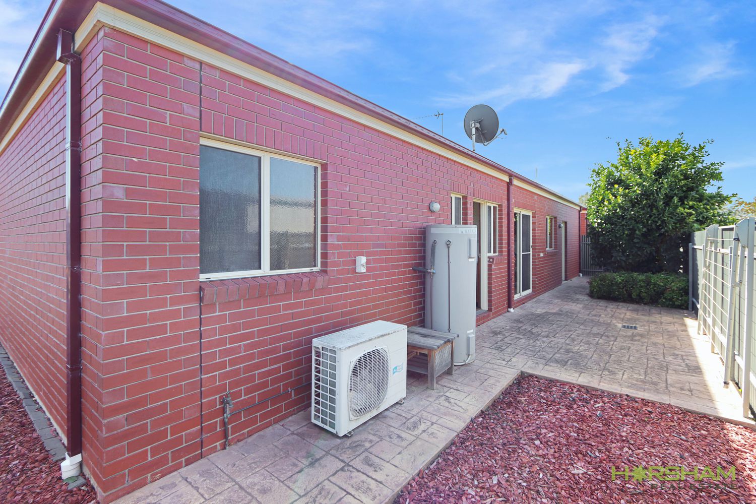 2 / 6 Carroll Street, Horsham