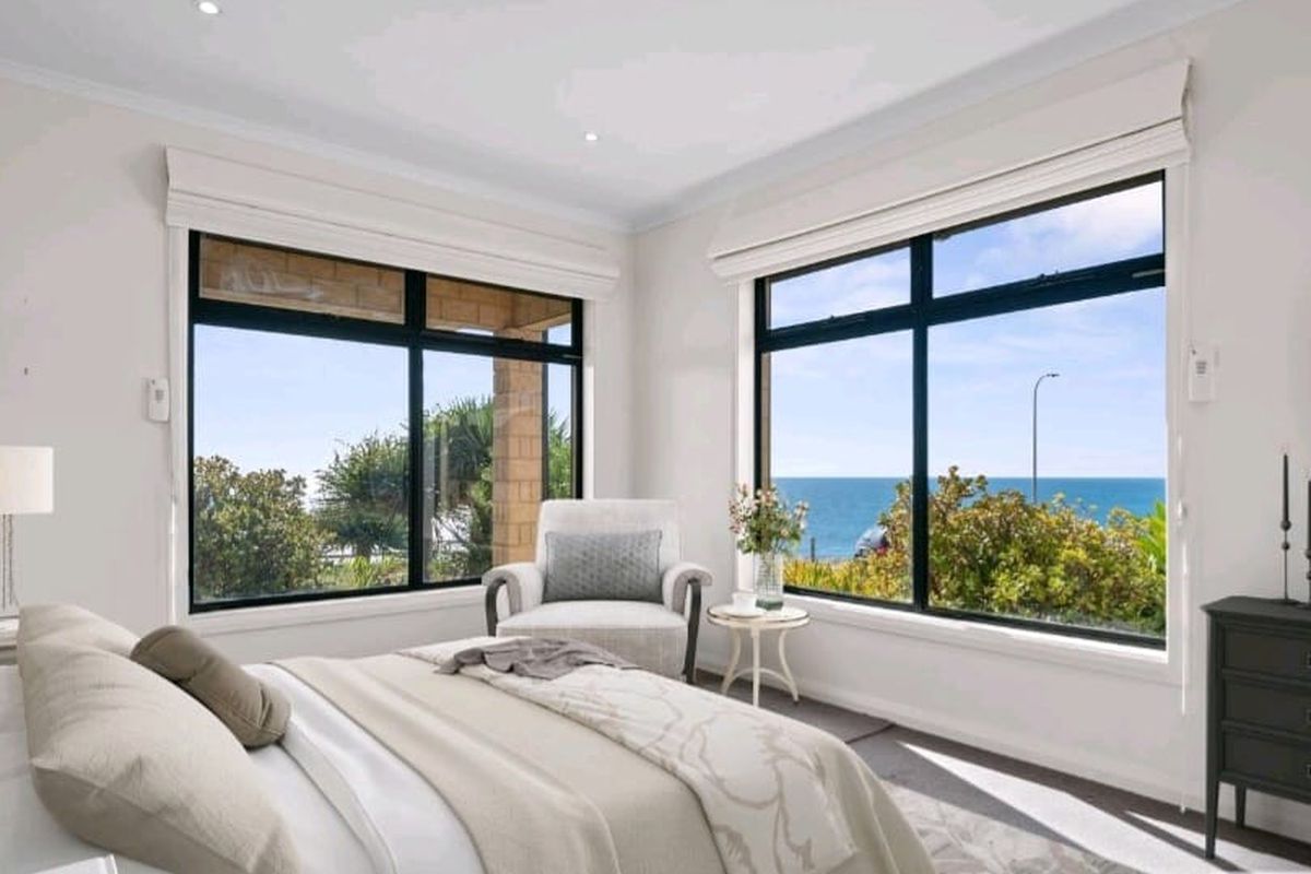 2 Clifftop Crescent, Hallett Cove