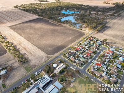 8 Rasmussen Road, Horsham