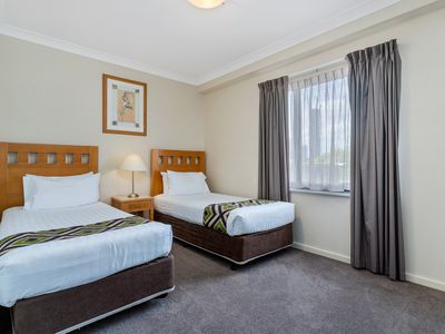 13 / 122 Mounts Bay Road, Perth