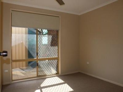 8 Kentia Court, Kawungan