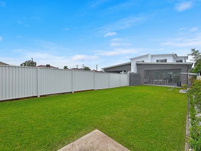 5 Lomond St, Guildford