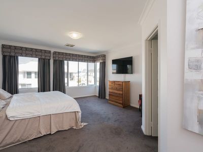 50 Maldives Drive, Hillarys