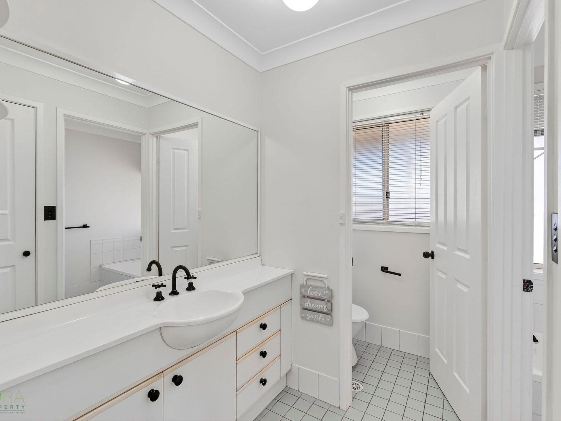 10 Roberts Place, Mcgraths Hill