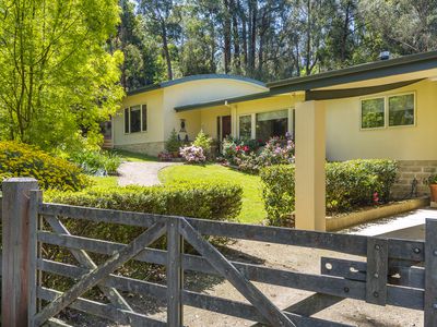 23 Governors Drive, Mount Macedon