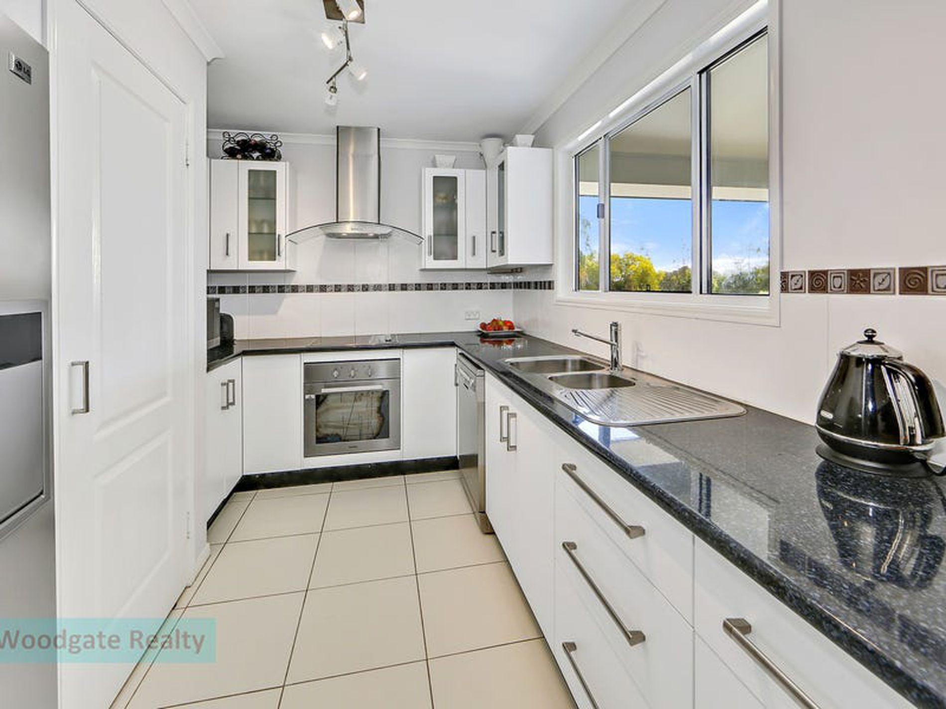 25 Coral Sea Dr, Woodgate