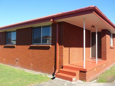 2 / 19 Sassafras Avenue, Windang