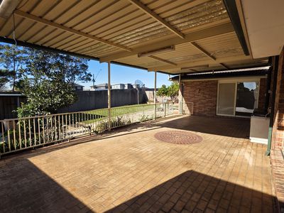 42 Wylde Crescent, Abbotsbury