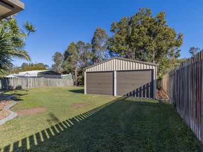 13 Honeysuckle Avenue, Kawungan