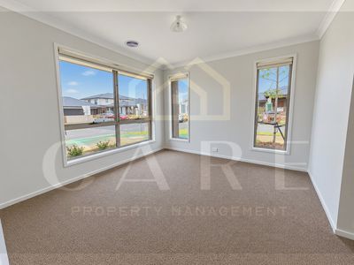 34 Carcoola Rise, Clyde North