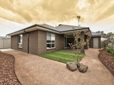 5 WEATHERS PLACE, Wodonga
