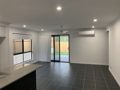 25 Eiger Street, Holmview