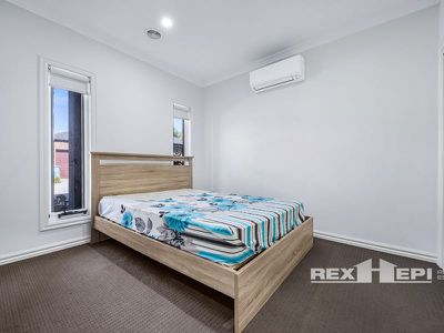6 Pistachio Close, Hampton Park