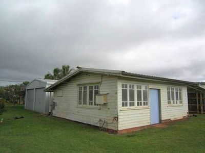 102 Planet Avenue, Atherton