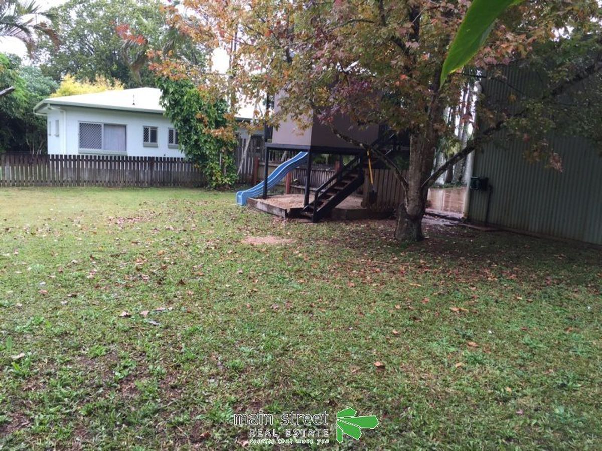 61 Robert Street, Atherton