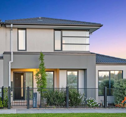 1 Ravalia walk, Officer