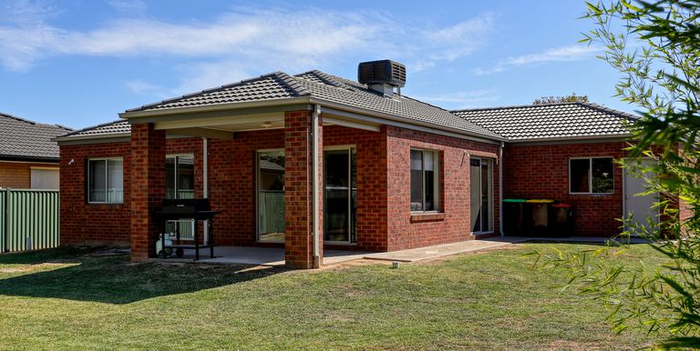 5 Lucy Court, Euroa