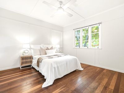 16 Barber Street, Keperra