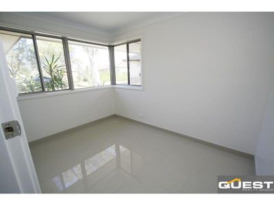 7 Merrett Crescent, Greenacre