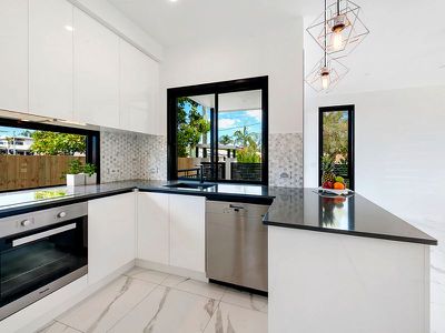 2 / 7 Turpin Road, Labrador